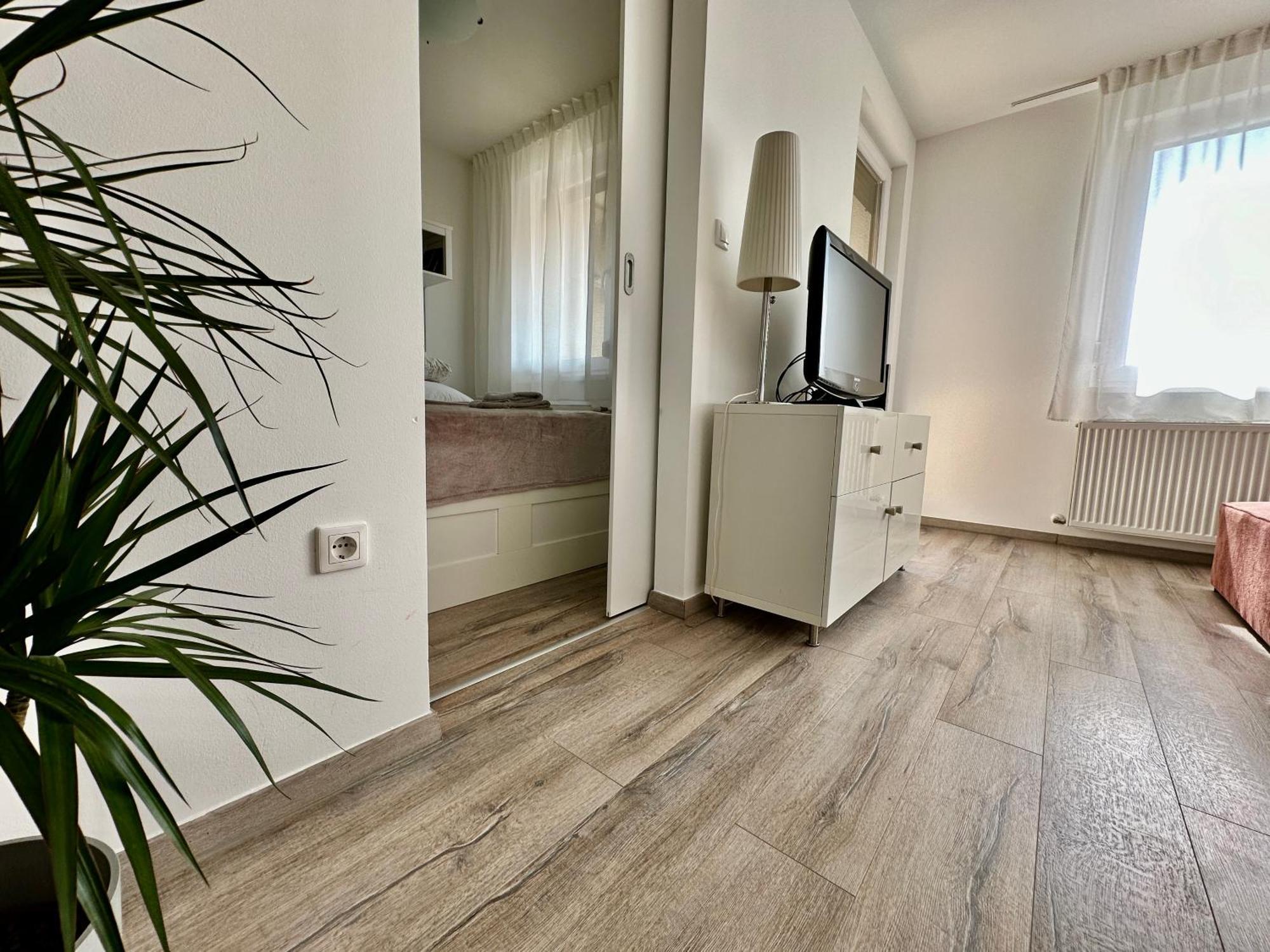 Break - Private Garage, Ac, Balcony Appartamento